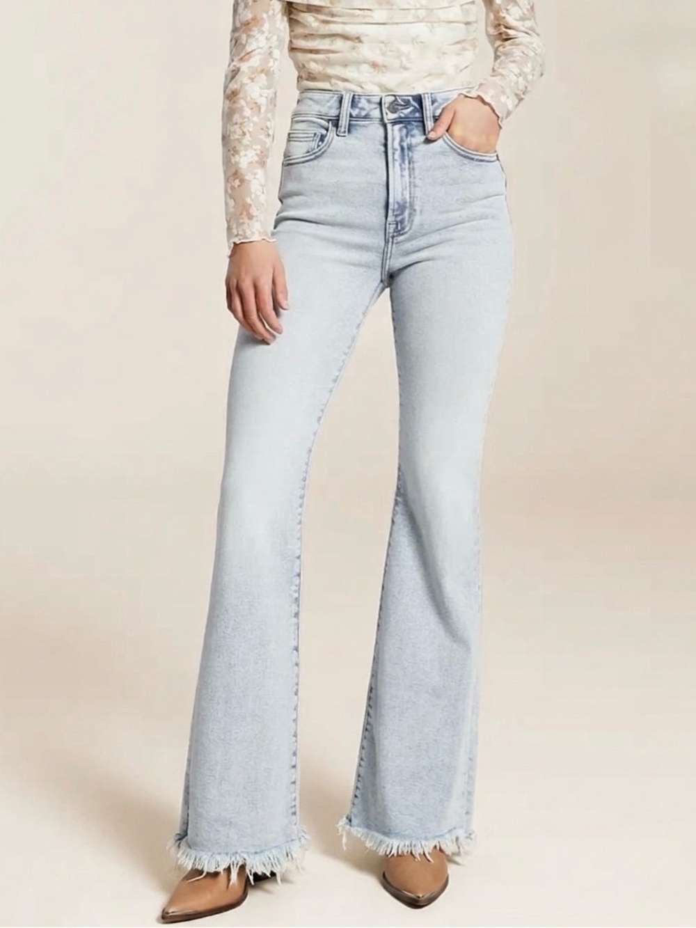 ✨ Hidden Jeans "Happi" High Waist Flare Size 31 – NWT ✨